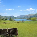 בית נופש View, Stunning Views Over Lake, Ideal Romantic Break