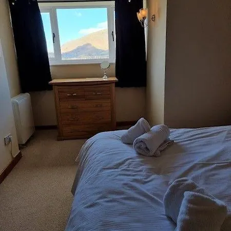 View, Stunning Views Over Lake, Ideal Romantic Break *